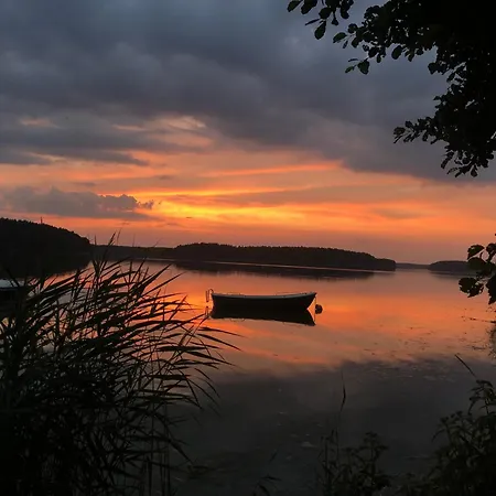 Wypoczywanko Domek Pierwsza Linia Brzegowa Borsk Exterior photo